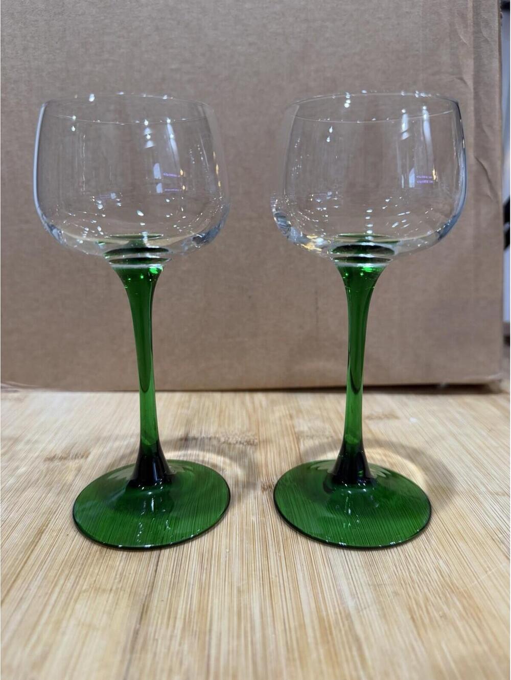 VTG 2 Emerald Green Stem Vintage Luminarc Wine Glasses made In France MCM